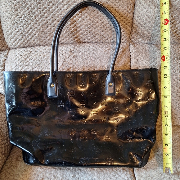 MCM Black Patent Leather Tote With Gold Hardware and Emblems - Picture 2 of 10